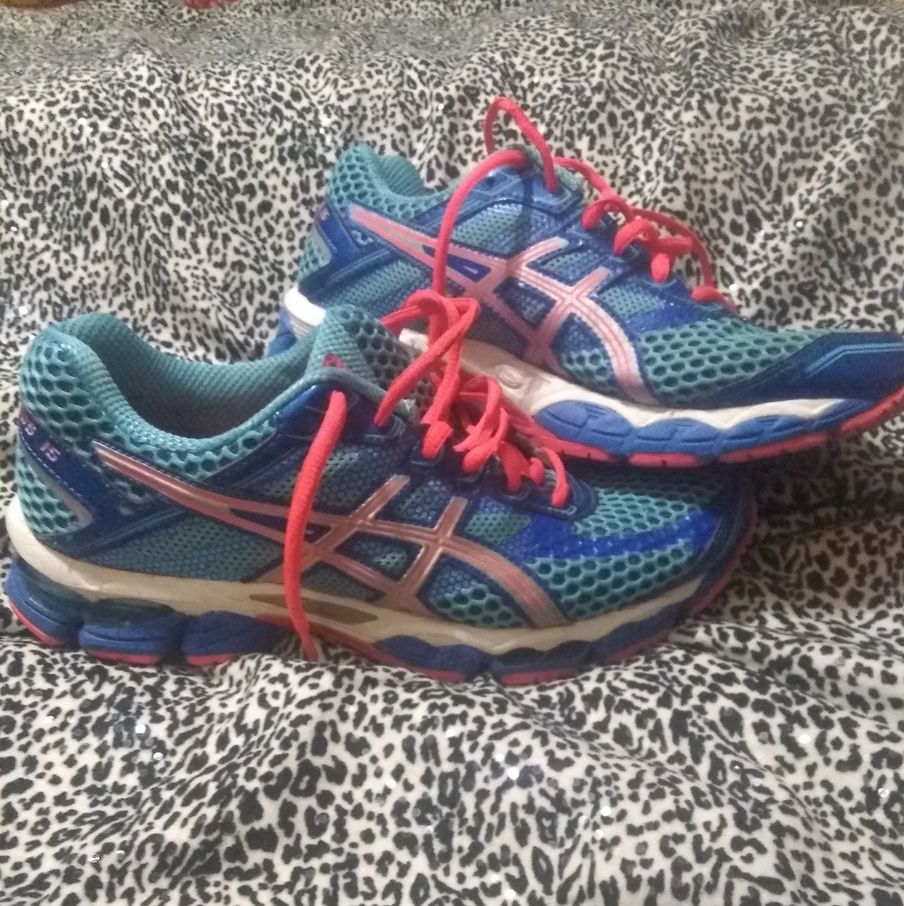 Aasics Gel-Cumulus 15 athletic shoes size 7.5
